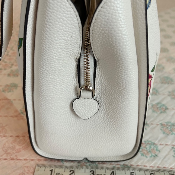 Kate Spade Knott Tulip Toss Embellished Medium Crossbody Tote KB282 White & Pink - Picture 16 of 16